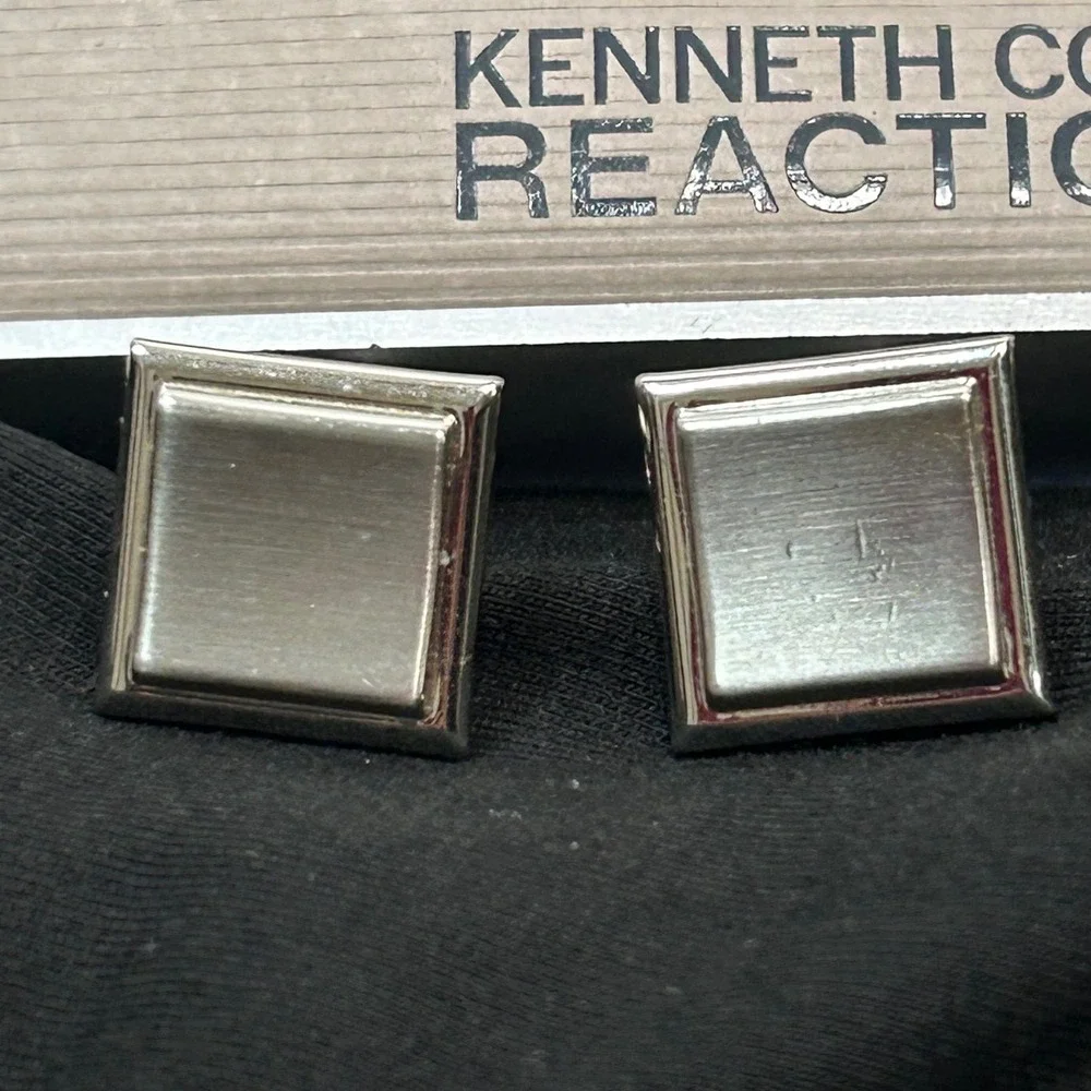 Kenneth Cole REACTION‎ Silver Tone Rectangular Cufflinks with Box